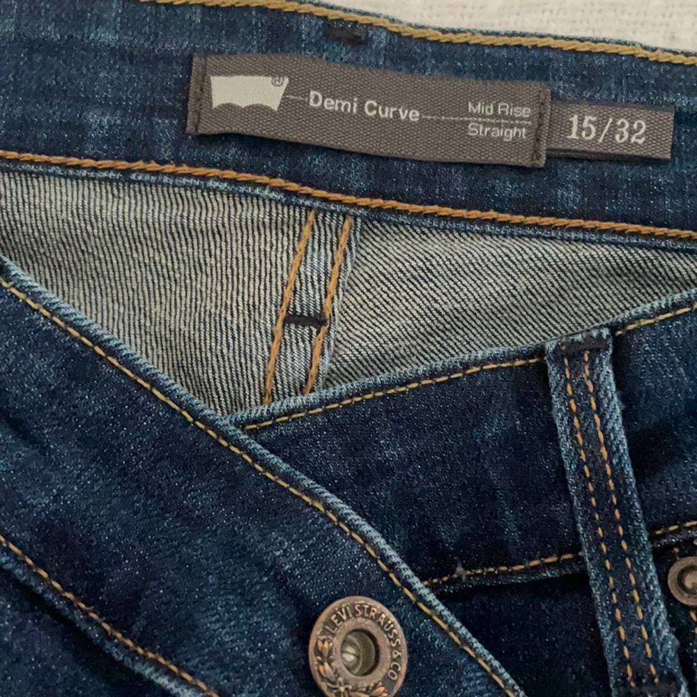 Mid-rise Straight Levi’s